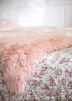 bunte-lammfelle_Altrosa-9192