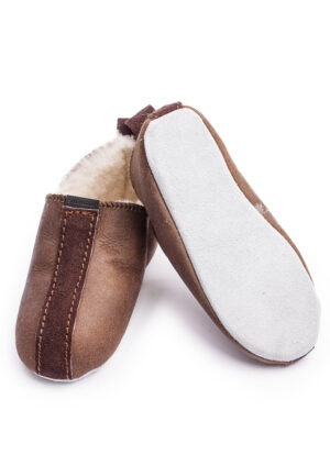 Kids_Lammfell-hausschuh_Viared-9527