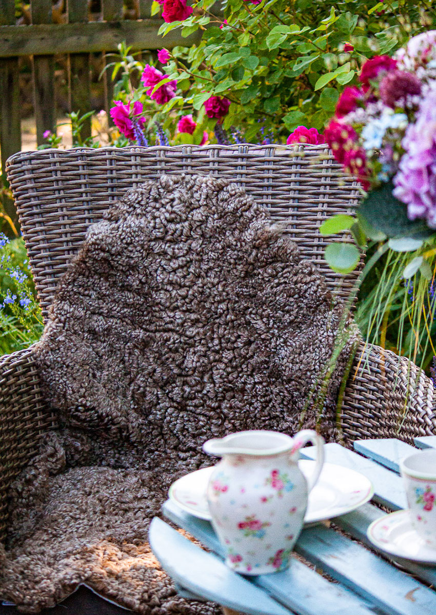 Curly Lammfell "taupe-braun" – Bild 6