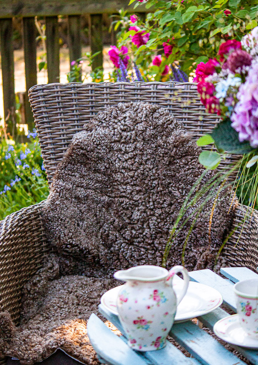 Curly Lammfell "taupe-braun" – Bild 7