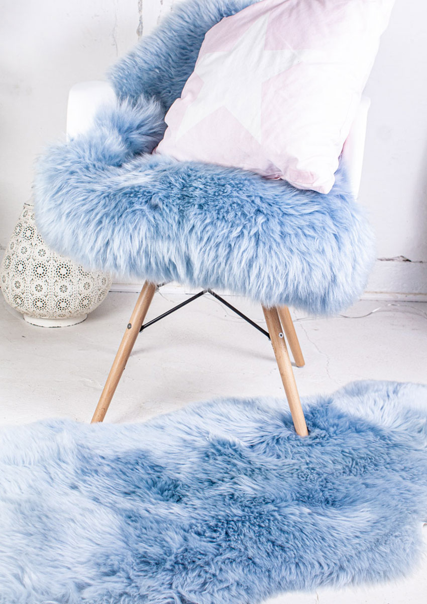 Lammfell bunt, hellblau – Bild 2
