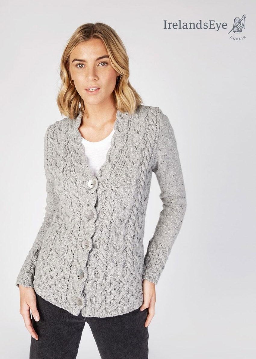 Strickjacke Horseshoe Cable "Heirloom" von Irlandseye®, Light Grey