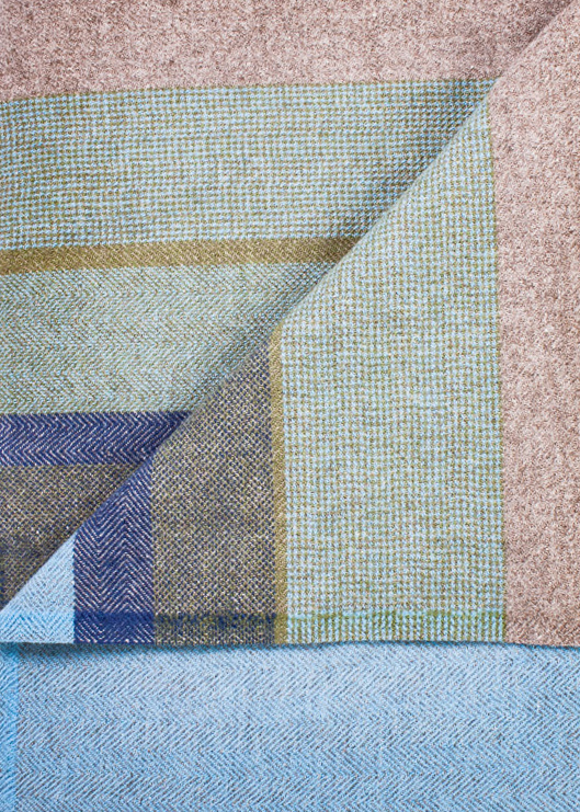 Coastland Wolldecke "FreeFlowMind" horizont-tiefgrün – Bild 3